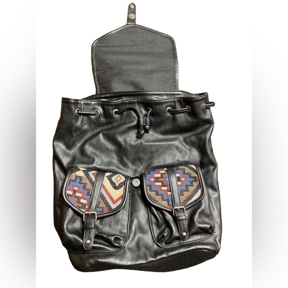 Aztec Print Drawstring Snap Closure Backapack - Picture 3 of 15